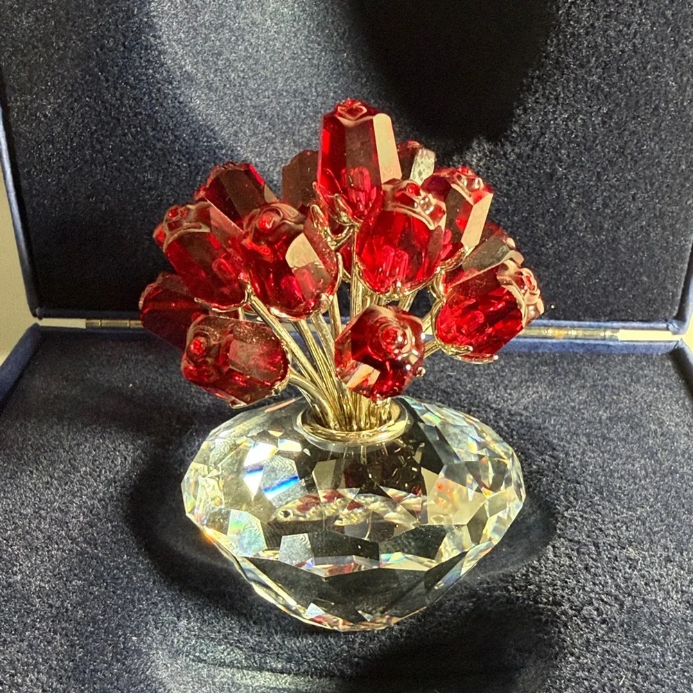 SWAROVSKI VASE OF ROSES Figure SOCIETY JUBILEE ED. 15TH ANNIVERSARY 15 Red Roses